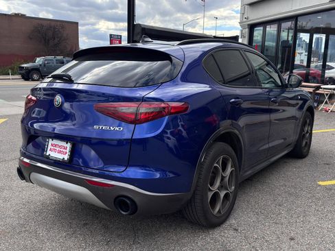 Used 2022 Alfa Romeo Stelvio Ti image 4