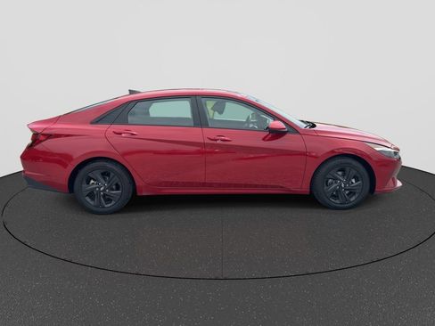 Used 2023 Hyundai Elantra SEL FWD image 9