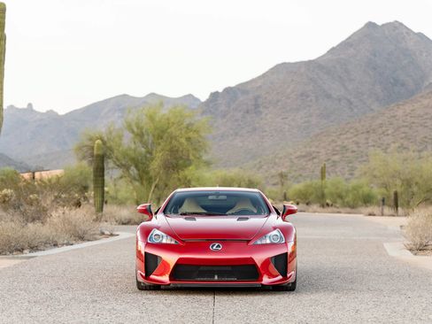 Used 2012 Lexus LFA RWD image 3