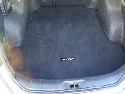 Used 2024 Nissan Altima 2.5 SV image 10