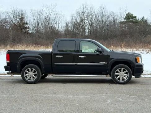 Used 2011 GMC Sierra 1500 Denali image 22