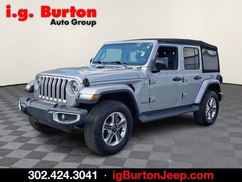 Used 2021 Jeep Wrangler Unlimited Sahara w/ LED Lighting Group AWD/4WD image 3