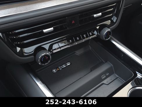 Used 2025 Chevrolet Tahoe High Country image 16