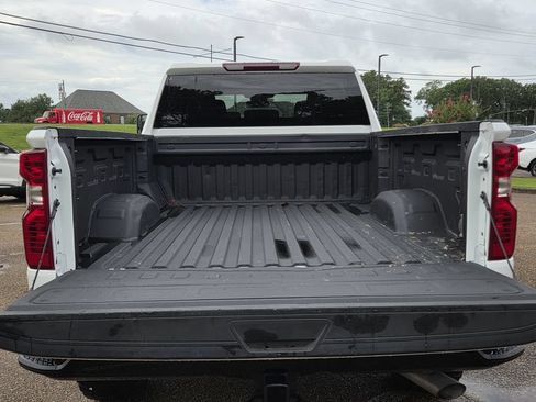 Used 2024 Chevrolet Silverado 2500 Custom w/ Custom Value Package AWD/4WD image 22