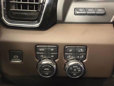 Used 2023 GMC Sierra 1500 Denali w/ Denali Reserve Package image 24