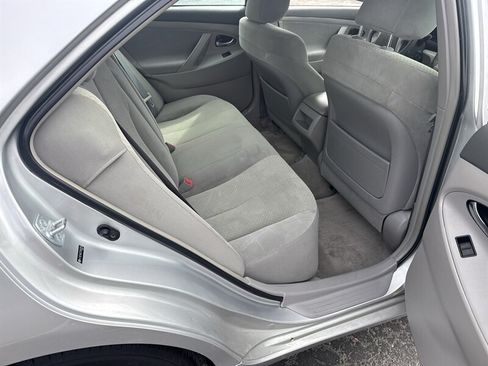 Used 2007 Toyota Camry LE FWD image 19