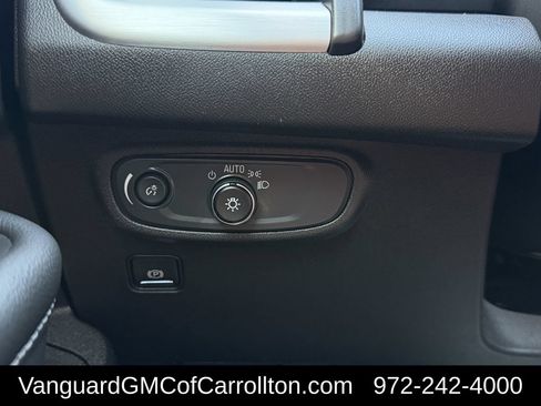 Used 2024 GMC Terrain SLE AWD/4WD image 25