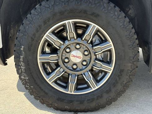 Used 2025 GMC Sierra 1500 AT4 AWD/4WD image 12