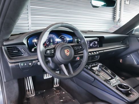 Used 2025 Porsche 911 Carrera 4 GTS image 4