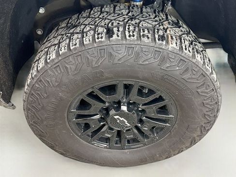 Used 2024 Chevrolet Silverado 2500 ZR2 image 36
