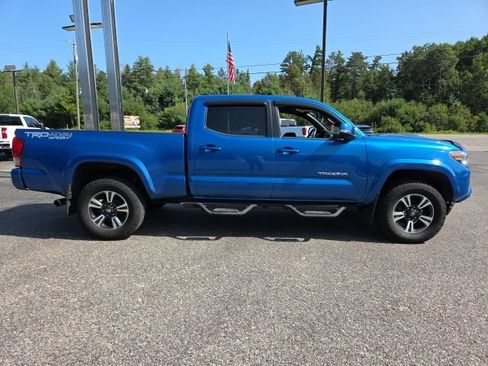 Used 2017 Toyota Tacoma TRD Sport AWD/4WD image 32