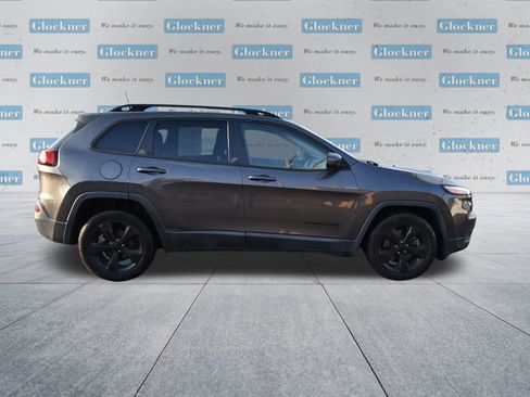 Used 2018 Jeep Cherokee Latitude w/ Altitude Package image 4