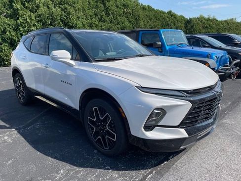 Used 2024 Chevrolet Blazer RS w/ Driver Confidence II Package AWD/4WD image 2