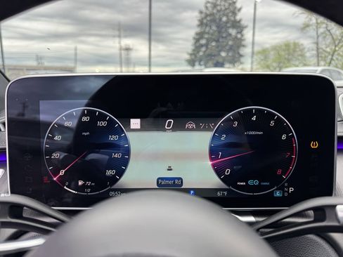 Used 2022 Mercedes-Benz S 580 4MATIC Sedan w/ AMG Line Package image 12