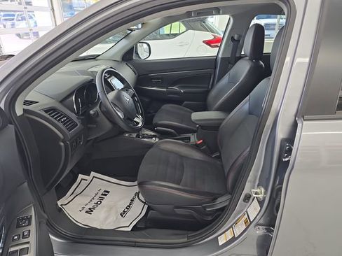 Used 2024 Mitsubishi Outlander Sport SE image 13