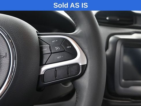 Used 2018 Jeep Renegade Latitude FWD image 32