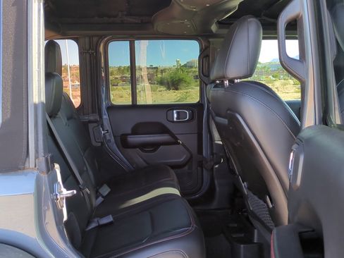 Used 2024 Jeep Wrangler Unlimited Rubicon w/ Convenience Group image 28