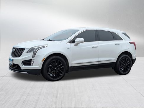 Used 2022 Cadillac XT5 Premium Luxury w/ LPO, ONYX Package image 4