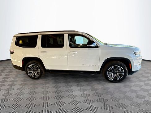 Used 2024 Jeep Wagoneer Series II AWD/4WD image 5