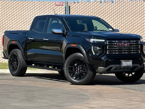 Certified 2024 GMC Canyon Denali w/ LPO, Denali Black Edition AWD/4WD image 2