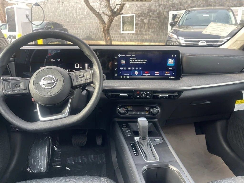 Used 2026 Nissan Kicks SV w/ SV Premium Package AWD/4WD image 11