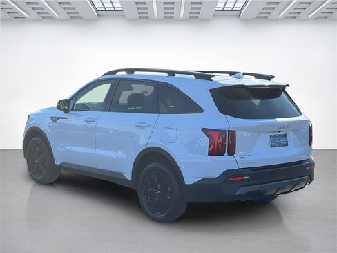 Used 2023 Kia Sorento S w/ Panoramic Sunroof Package image 5