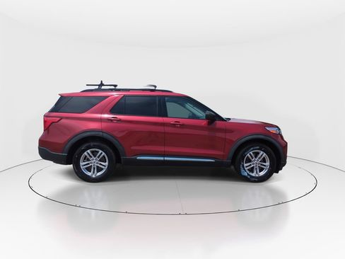 Used 2021 Ford Explorer XLT w/ Equipment Group 202A RWD image 9