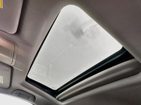 Used 2020 Honda CR-V Touring image 27