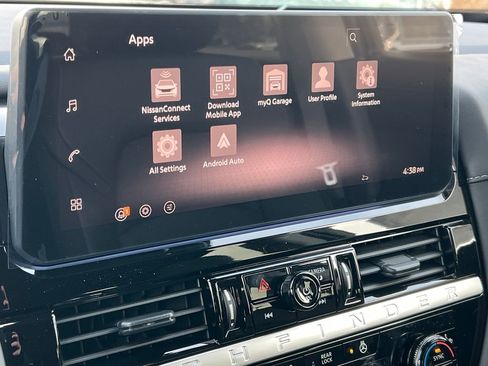 New 2026 Nissan Pathfinder SL image 24