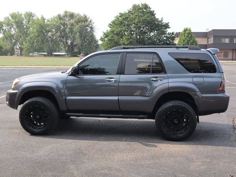 Used 2006 Toyota 4Runner SR5 AWD/4WD image 9