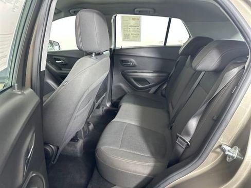Used 2020 Chevrolet Trax LS image 30