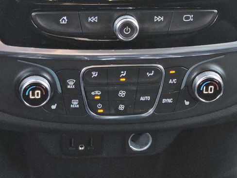 Used 2022 Chevrolet Traverse LT w/ LPO, Floor Liner Package FWD image 15