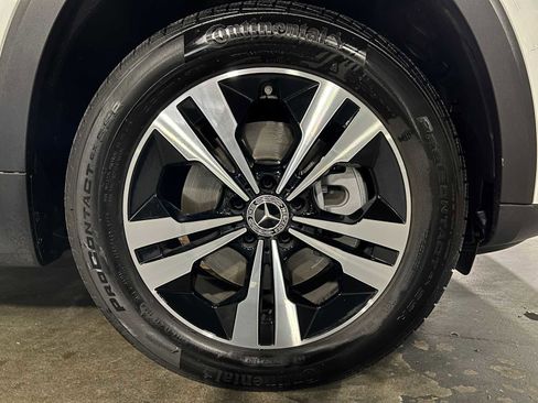 Certified 2025 Mercedes-Benz GLB 250 4MATIC image 9