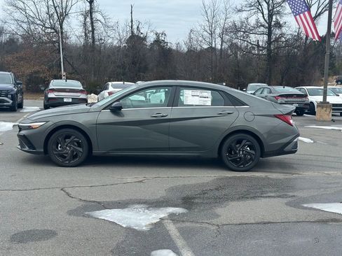 New 2026 Hyundai Elantra SEL Sport image 4