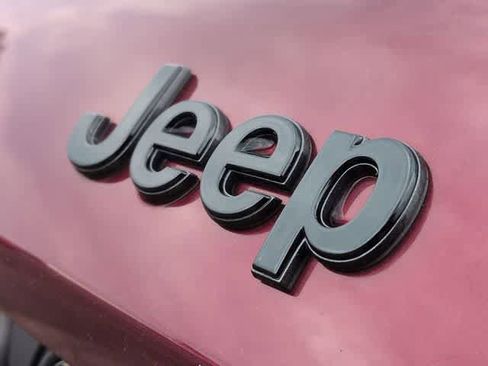 Used 2024 Jeep Grand Cherokee L Laredo image 12