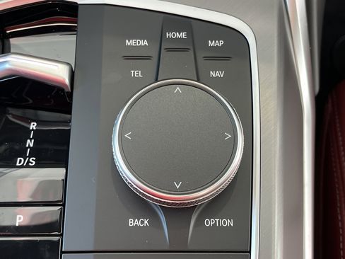 New 2026 BMW 330i Sedan w/ M Sport Package image 8