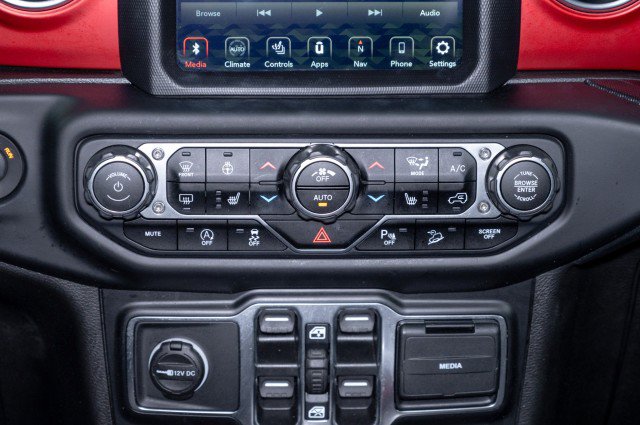 Used 2021 Jeep Wrangler Unlimited Rubicon AWD/4WD image 16