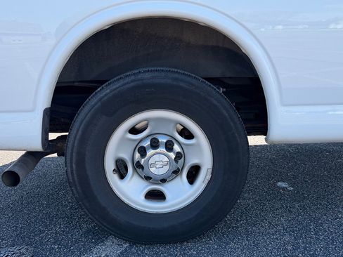Used 2019 Chevrolet Express 3500 LT w/ LT Preferred Equipment Group RWD image 13