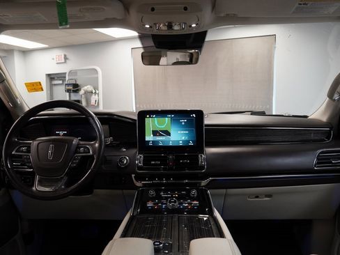 Used 2018 Lincoln Navigator Black Label image 13