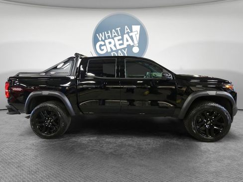 Certified 2025 Chevrolet Colorado Trail Boss w/ Midnight Edition AWD/4WD image 2