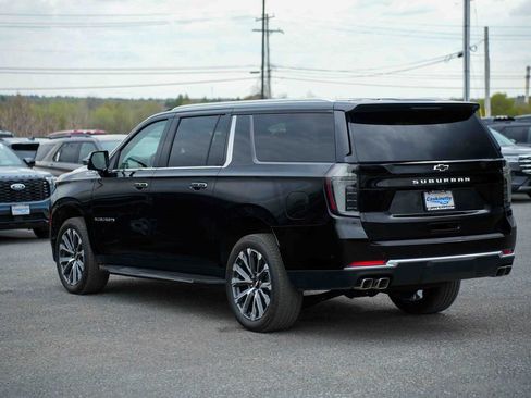 Used 2026 Chevrolet Suburban High Country w/ Sun And Tow Package AWD/4WD image 7