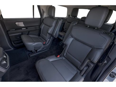 Used 2025 Ford Expedition Active AWD/4WD image 8