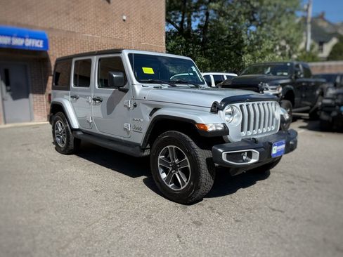 Used 2023 Jeep Wrangler Unlimited Sahara w/ Cold Weather Group AWD/4WD image 3