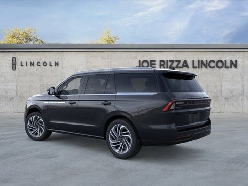 New 2025 Lincoln Navigator Reserve AWD/4WD image 4