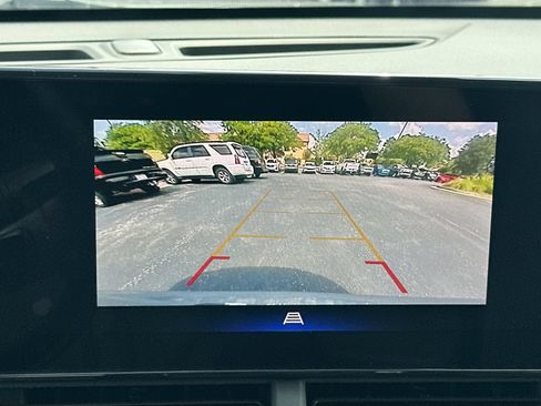 Used 2025 Chevrolet Trax LT w/ LT Convenience Package FWD image 27