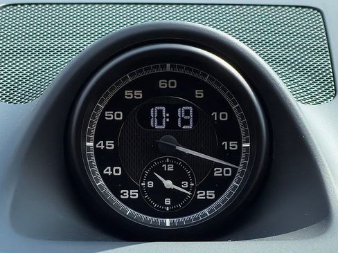 New 2026 Porsche Macan Turbo image 15