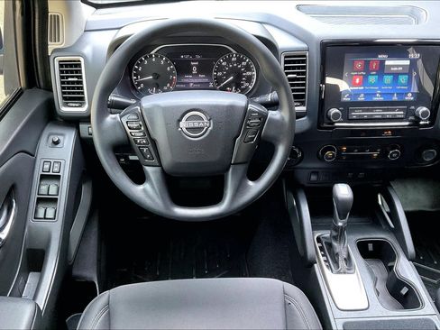 Used 2022 Nissan Frontier SV AWD/4WD image 8