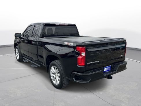 Used 2020 Chevrolet Silverado 1500 Custom w/ Custom Value Package image 3