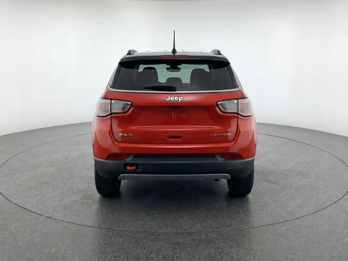 Used 2025 Jeep Compass Trailhawk image 7