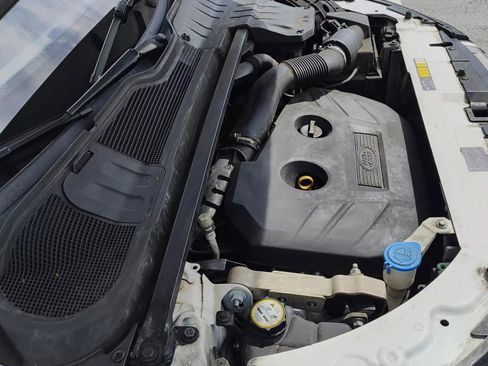 Used 2017 Land Rover Range Rover Evoque SE image 23